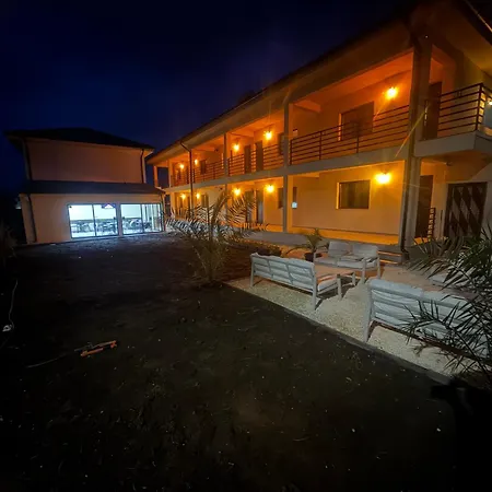 ゲストハウス Casa Adi 3*